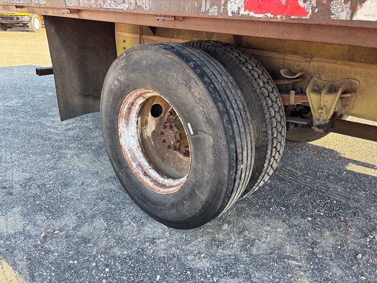 international-4700-image-7