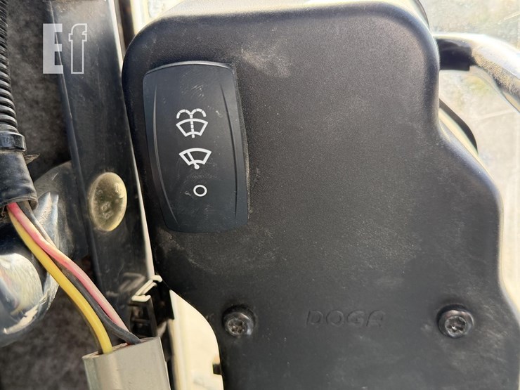 2017-deere-331g-image-41