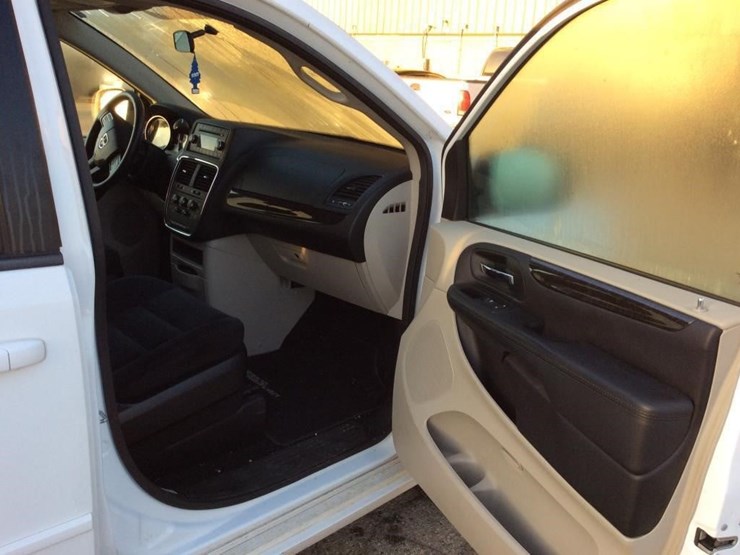 2017-dodge-grand-caravan-image-6