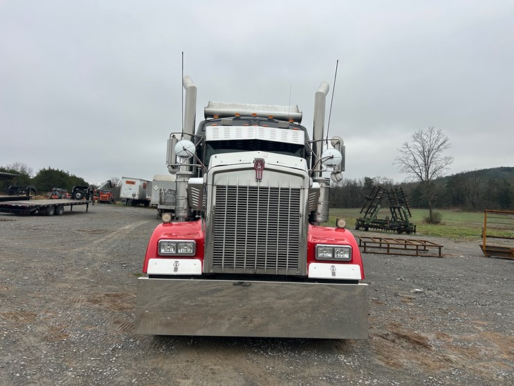 2005-kenworth-w900l-image-7