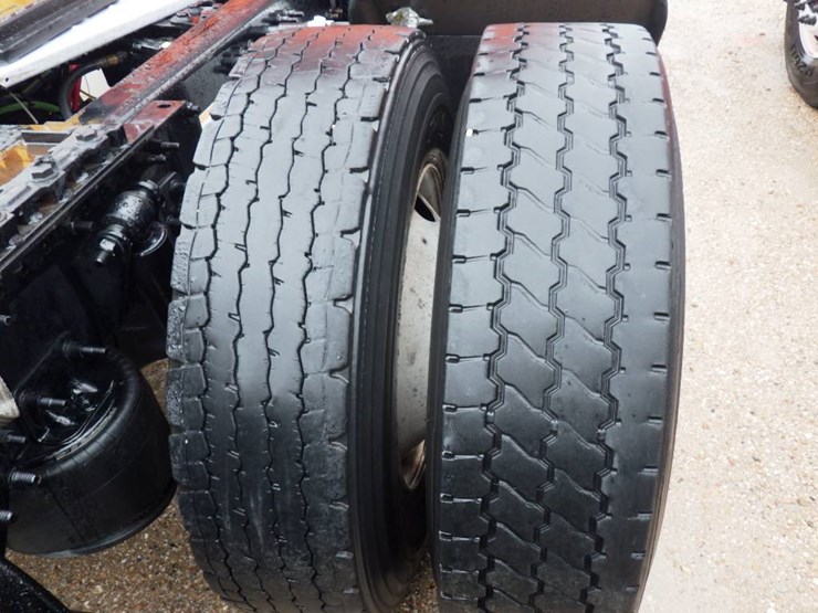 2019-freightliner-cascadia-116-image-5