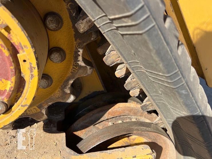 caterpillar-305e2-cr-image-10