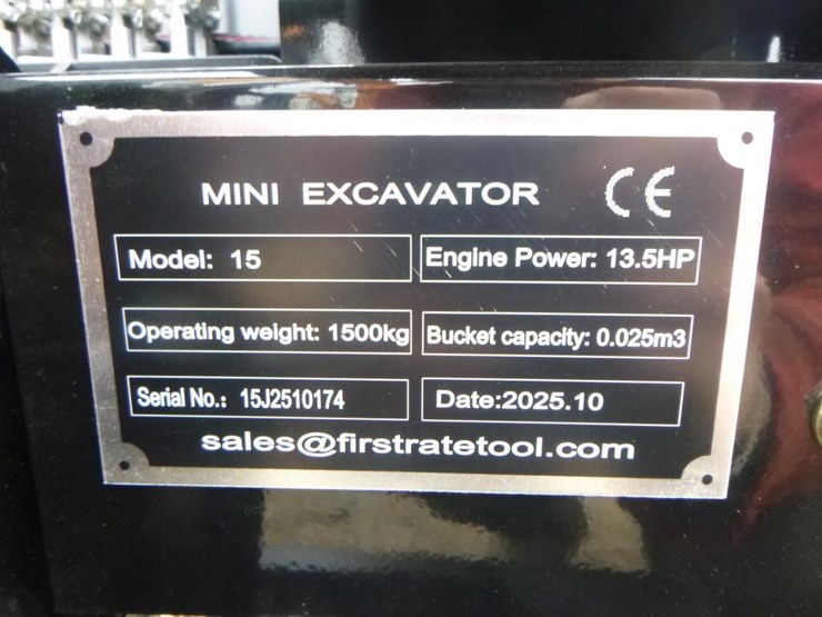 2025-vicsec-vc15-hydraulic-excavator-image-27