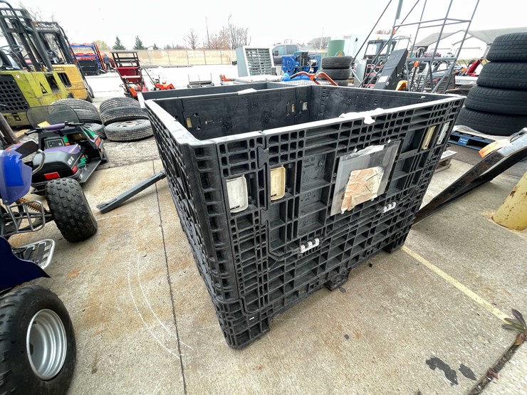 #6101-•-black-plastic-folding-pallet-bin-(door-04)-image-6