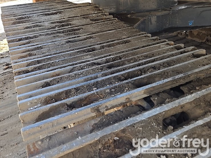 2021-case-cx210-lc-image-34