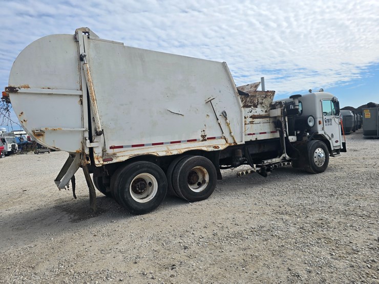 2003-peterbilt-320-image-23