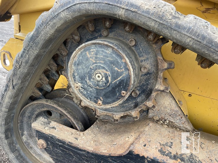 2006-deere-ct322-image-5