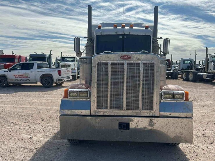 2001-peterbilt-379-image-2
