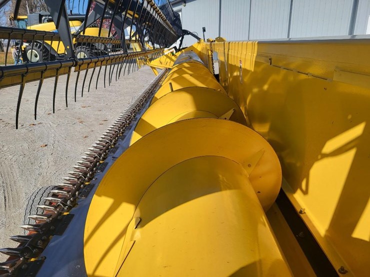 new-holland-74c-image-11