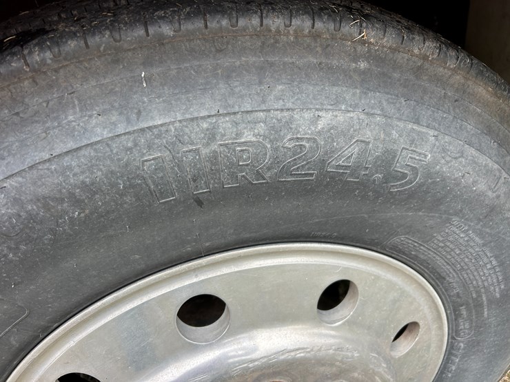 #95-•-volvo-semi-image-12