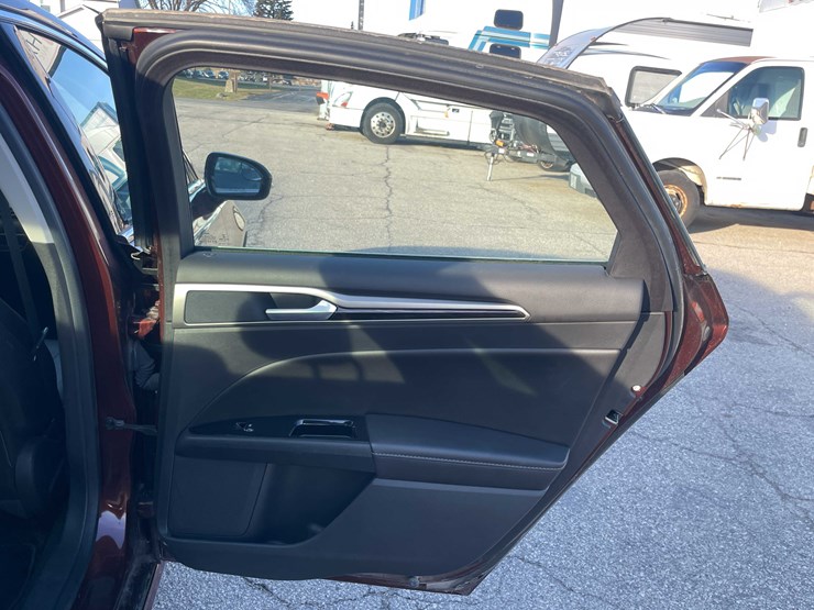 #1388-•-2015-ford-fusion-(has-wi-title)-(of)-image-53