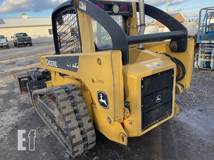 2006-deere-ct322-image-12