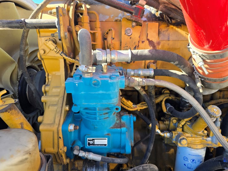 2005-peterbilt-379-image-62