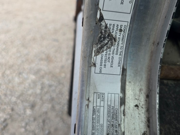 2003-peterbilt-320-image-39