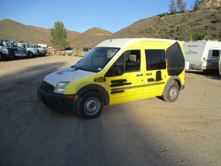 2010-ford-transit-connect-image-1