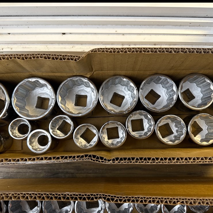 #3073 • Craftsman 17 Piece Socket Set