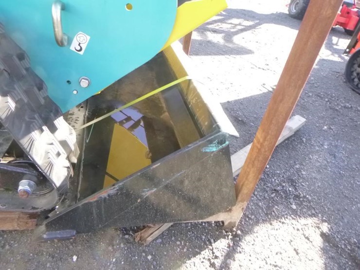 2024-mach-pro-mp-s300-skid-steer-track-loader-image-9