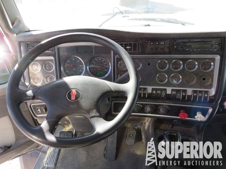 2012-kenworth-t800-image-12