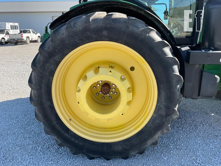 john-deere-8335r-image-23
