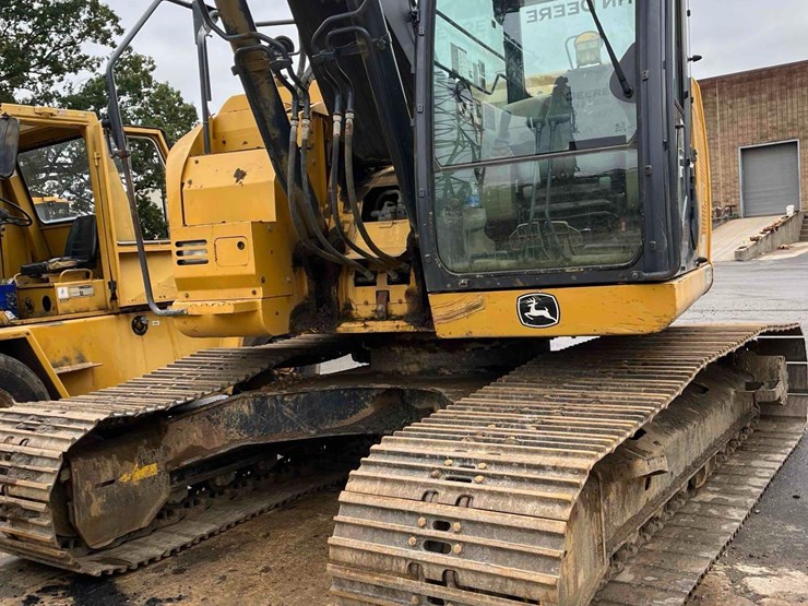 deere-245g-lc-image-33