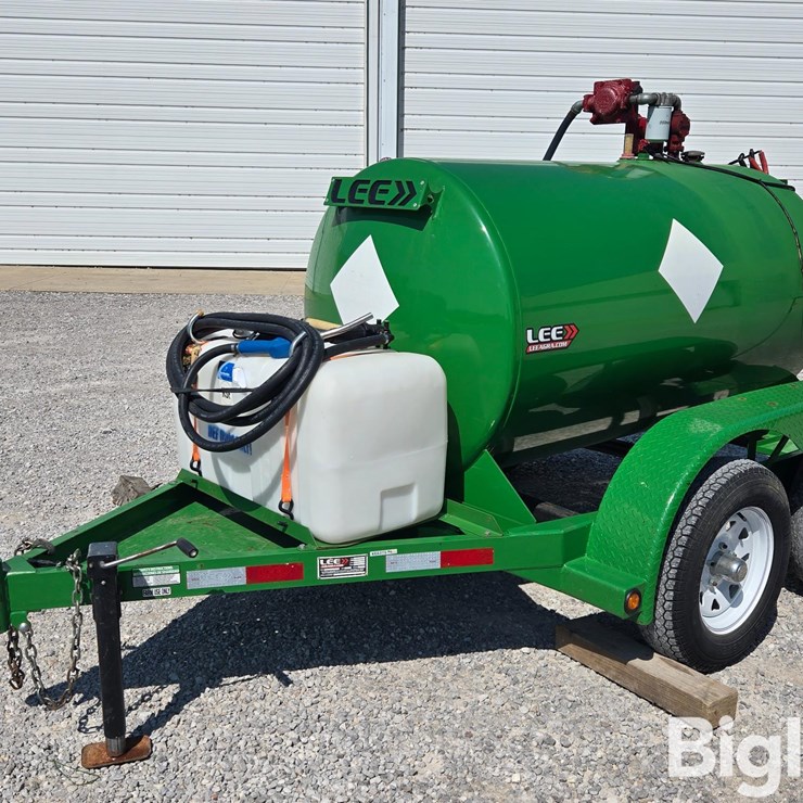 2016 Lee DT475 T/A Fuel Trailer