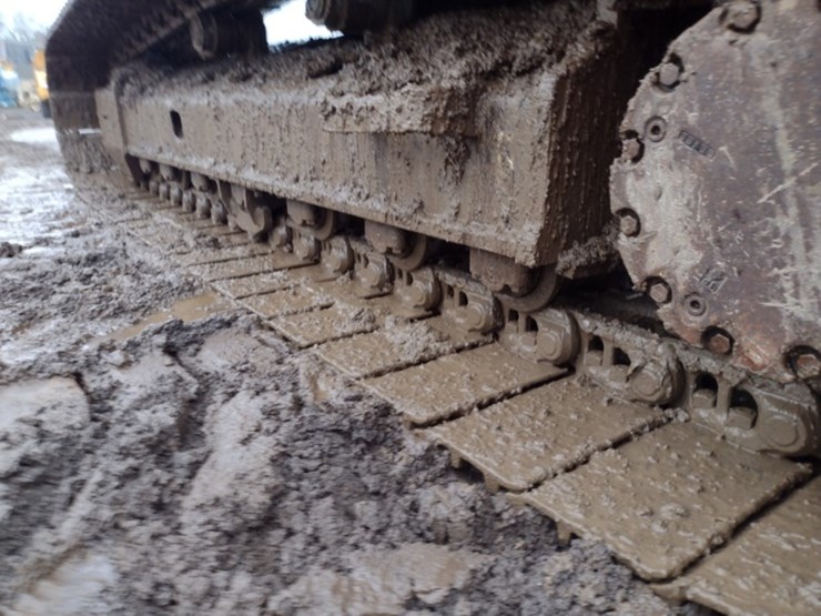 deere-200-lc-image-35