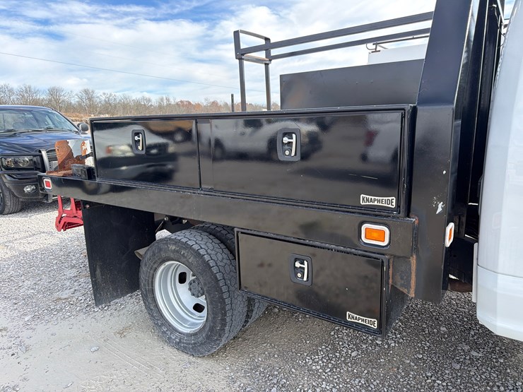 2018-ford-f350-xl-image-11