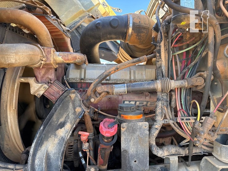 2015-mack-pinnacle-chu613-image-19