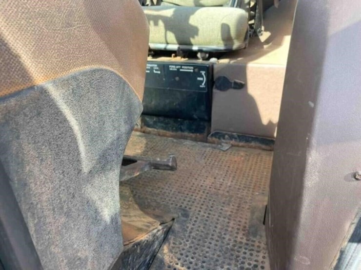 john-deere-4850-image-29