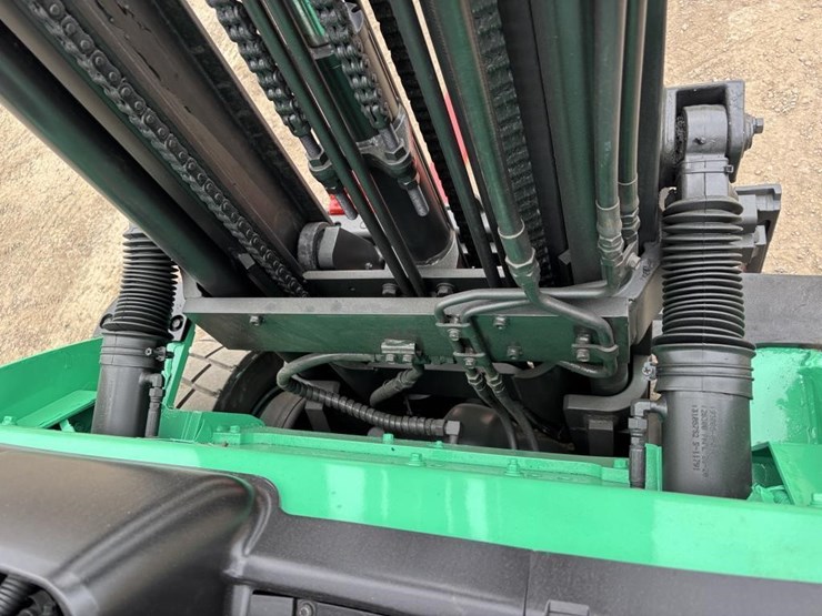 2020-mitsubishi-fg25n-image-13