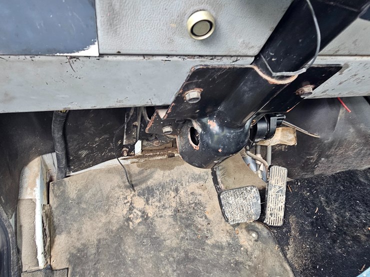 freightliner-fl60-image-57