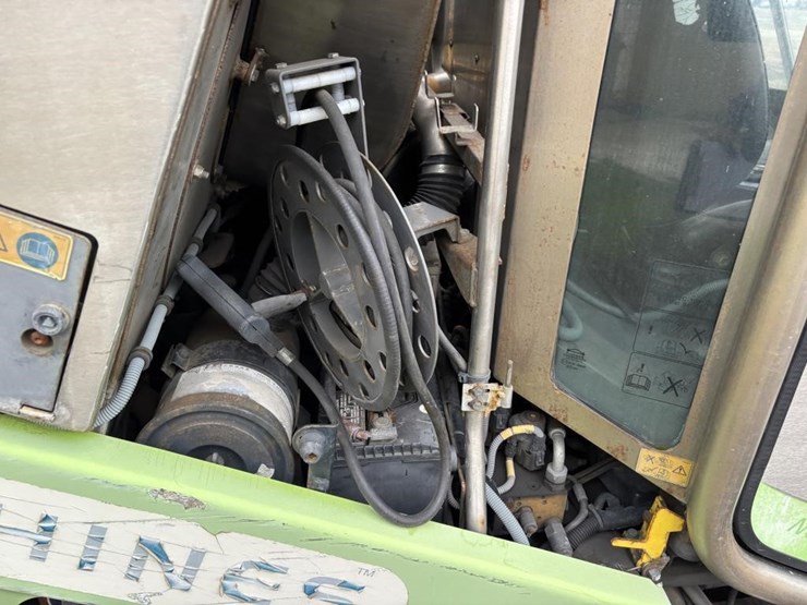 applied-sweepers-636hs-image-19