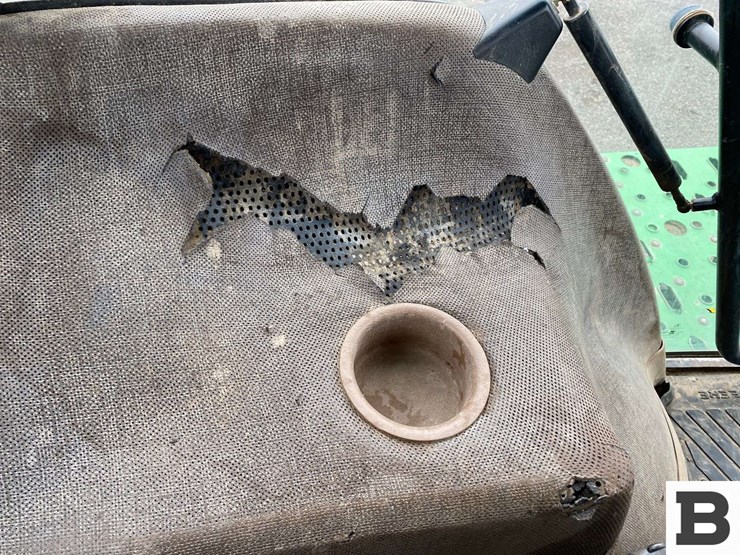 2004-joh-deere-9320t-tractor-image-70