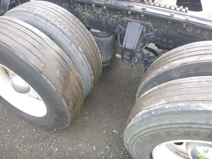 2012-kenworth-t800-image-23