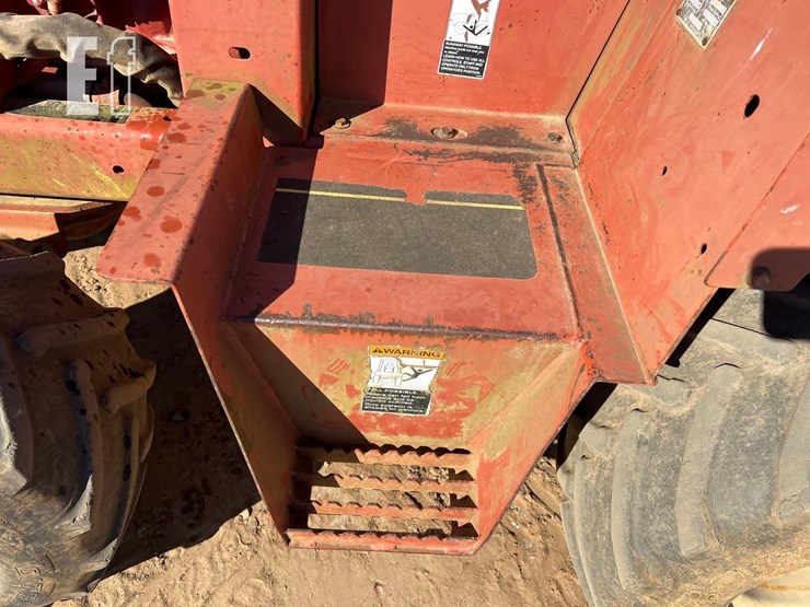 2004-ditch-witch-3700-image-10