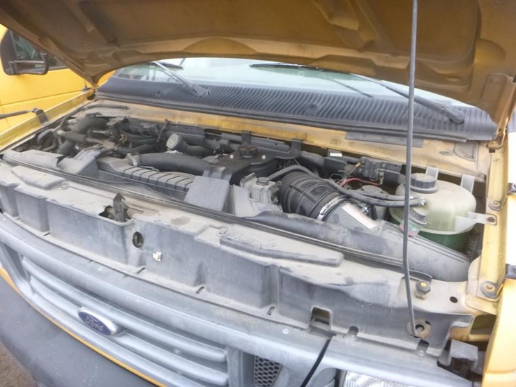 2004-ford-e450-image-16