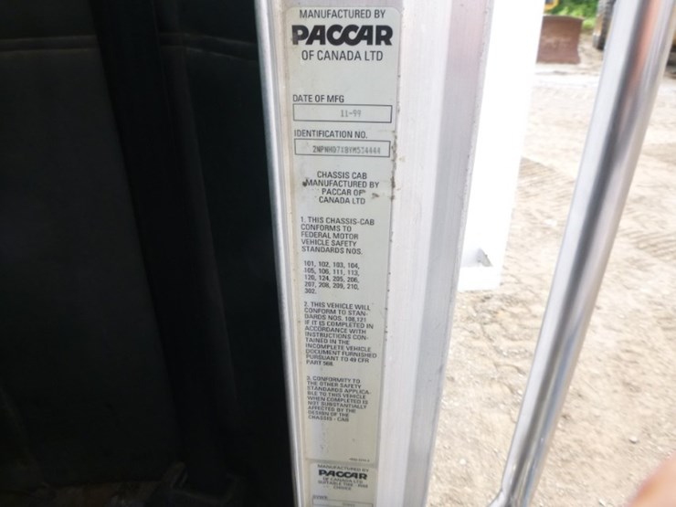 peterbilt-330-image-7