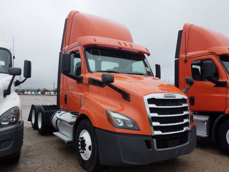 freightliner-cascadia-116-image-4