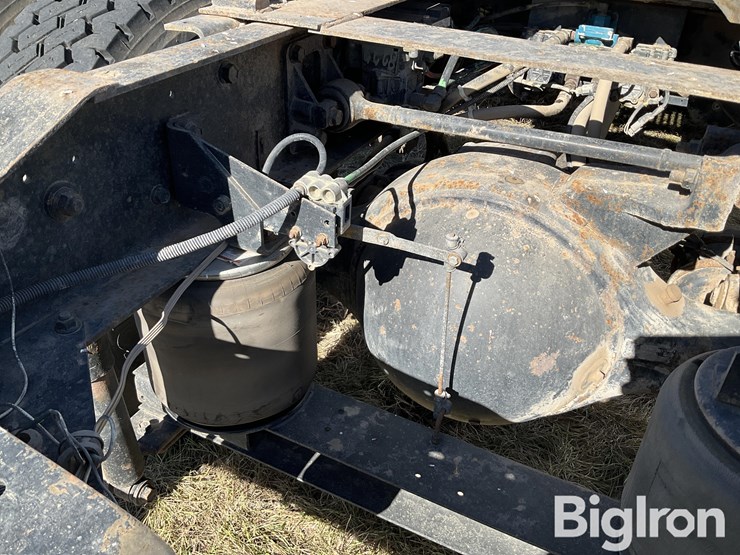 1996-international-8100-image-20