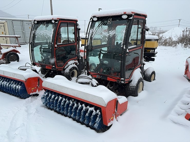 2022-kubota-f2690-image-1