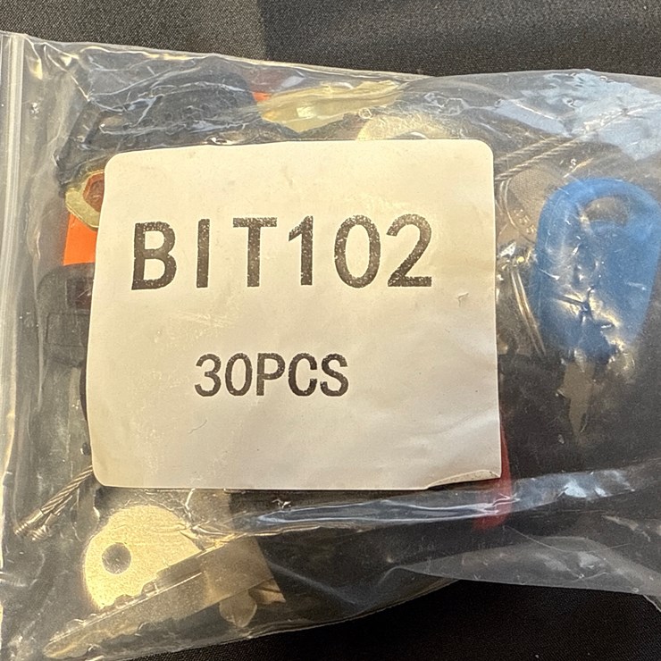 #3055 • 30 Piece Equipment Key Set