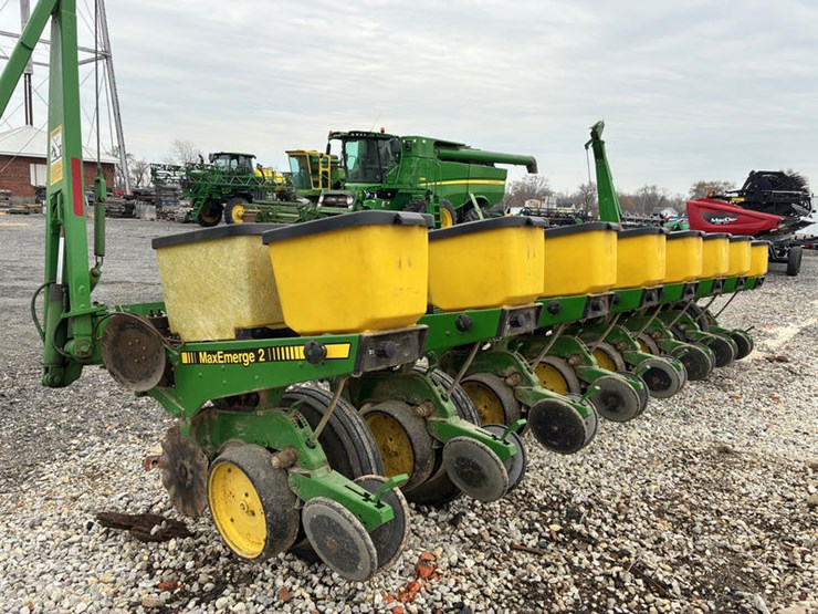 john-deere-7200-image-8