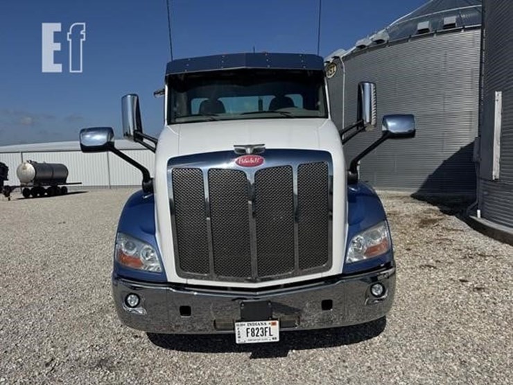 2019-peterbilt-579-image-5