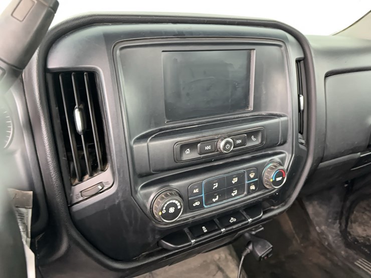 2016-chevrolet-2500hd-image-17