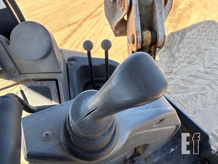 2008-deere-310sj-image-30