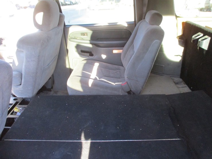 chevrolet-suburban-image-8