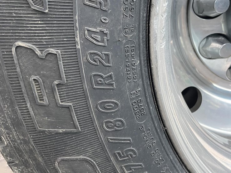 2004-kenworth-t800-image-11