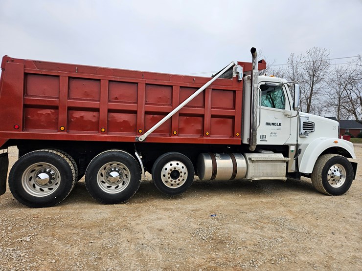 freightliner-122sd-image-22