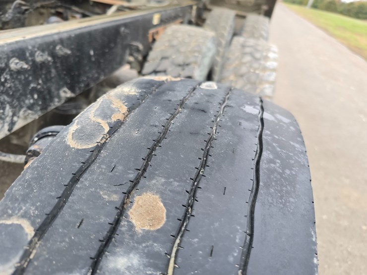 2020-peterbilt-567-image-108