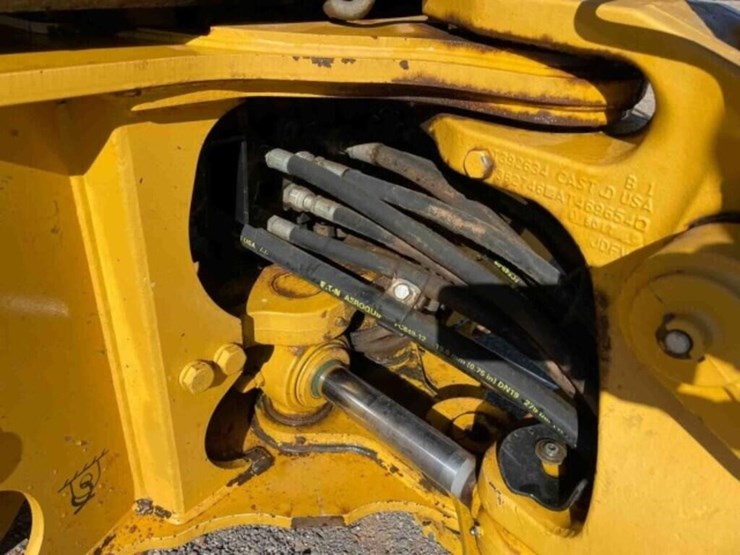 2015-deere-310sl-image-11